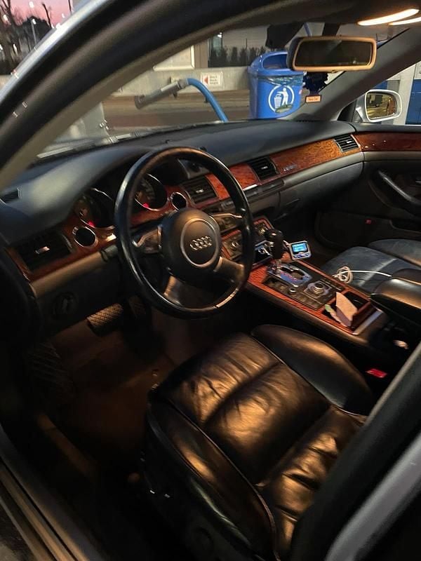 Usata Audi A8 335 CV (246 kW) 2003 Argento Berlina