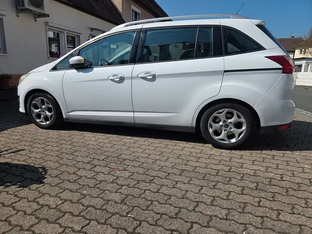 Gebraucht Ford Grand C-Max Titanium 125 PS (91 kW) 2010 Weiß Van / Kleinbus