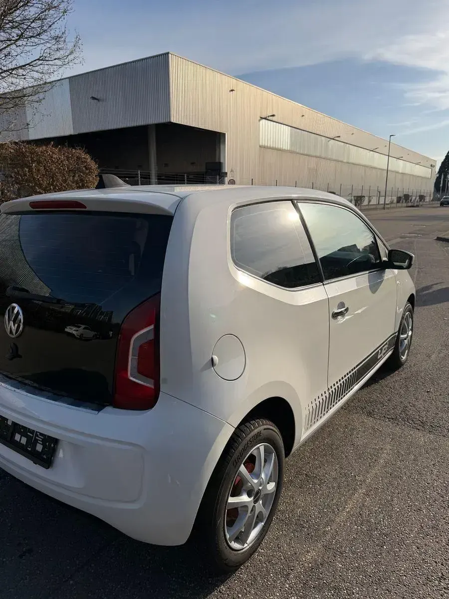 Gebraucht VW up! 68 PS (50 kW) 2013 Weiß Kleinwagen