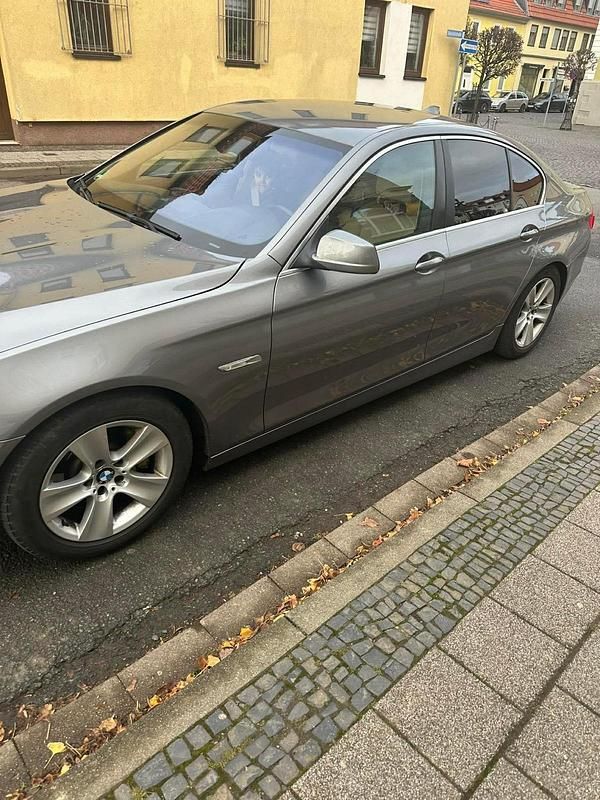 Gebraucht BMW 525 204 PS (150 kW) 2011 Grau Limousine