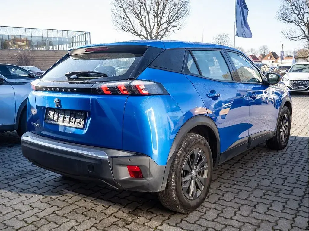 Gebraucht Peugeot e-2008 Active 100 kW (136 PS) 2021 Blau SUV