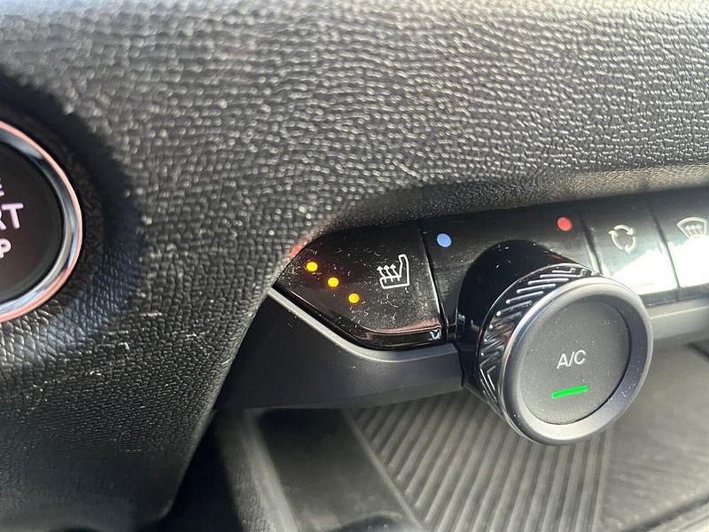 Gebraucht Citroën C4 Shine 131 PS (96 kW) 2023 Blau metallic SUV