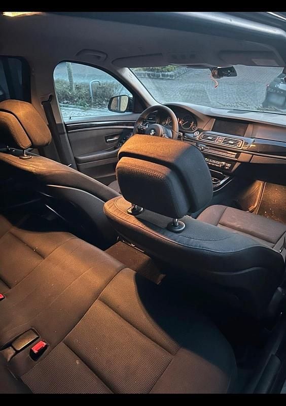 Gebraucht BMW 530 258 PS (189 kW) 2010 Grau Kombi