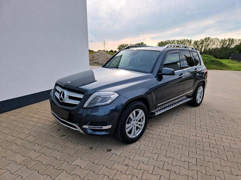 Grau Gebraucht 2014 Mercedes GLK220 SUV | 12.000 € (Teuer) - Bild 1/4