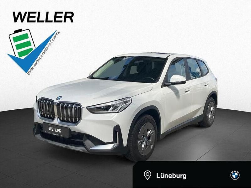 Alpinweiss iii (weiß) Gebraucht 2023 BMW iX1 Performance SUV | 35.990 € (Guter Preis) - Bild 1/3