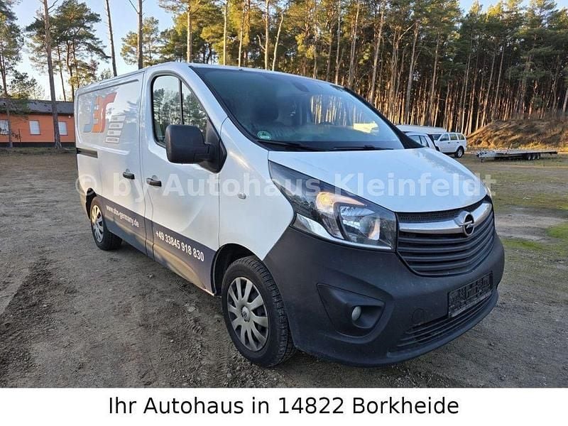 Weiß Gebraucht 2018 Opel Vivaro Van / Kleinbus | 7.990 € (Superpreis) - Bild 1/4