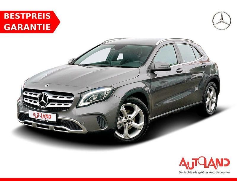 Grau Gebraucht 2019 Mercedes GLA200 Urban SUV | 22.490 € - Bild 1/4