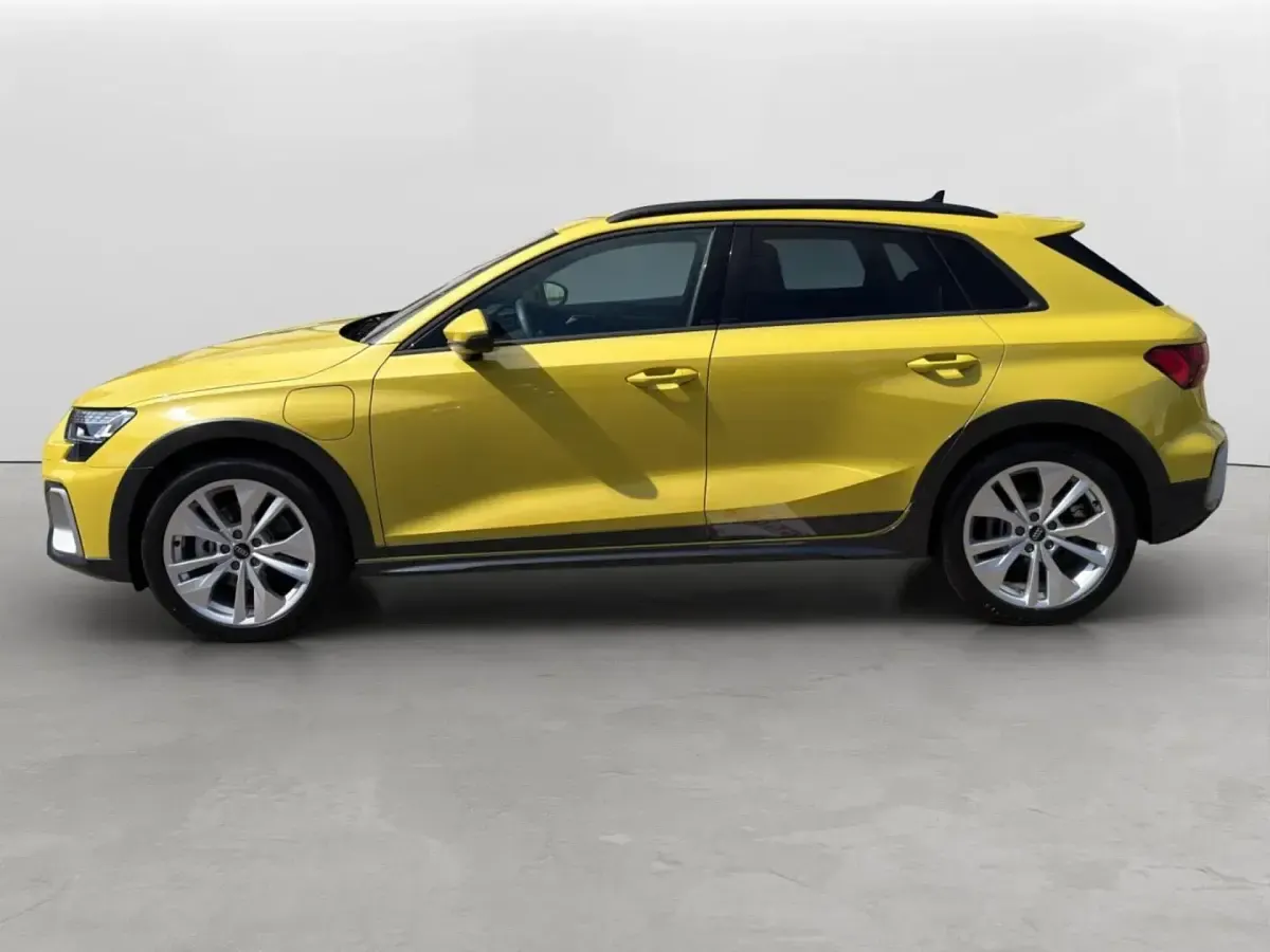 Gebraucht Audi A3 e-tron Ambition 204 PS (150 kW) 2026 Pythongelb metallic Kleinwagen