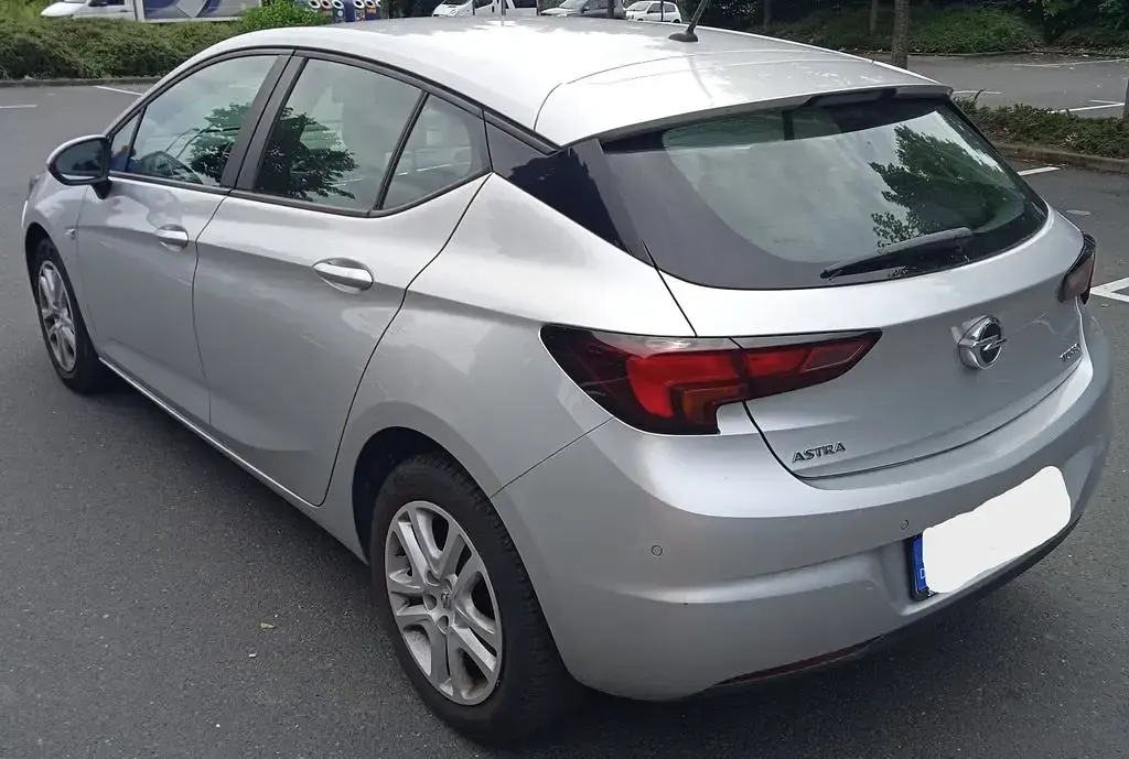Gebraucht Opel Astra 150 PS (110 kW) 2016 Silber Limousine
