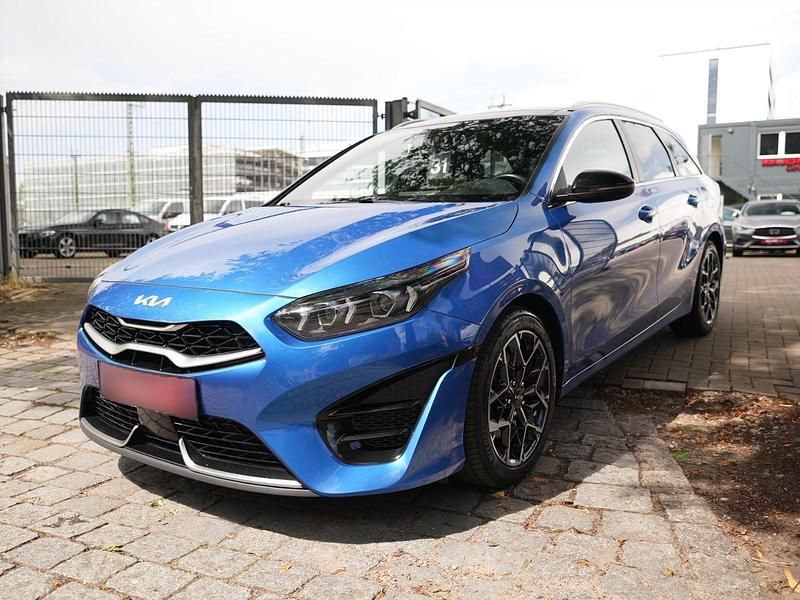 Blau metallic Gebraucht 2022 Kia Ceed Sportswagon Kombi | 19.710 € - Bild 1/4