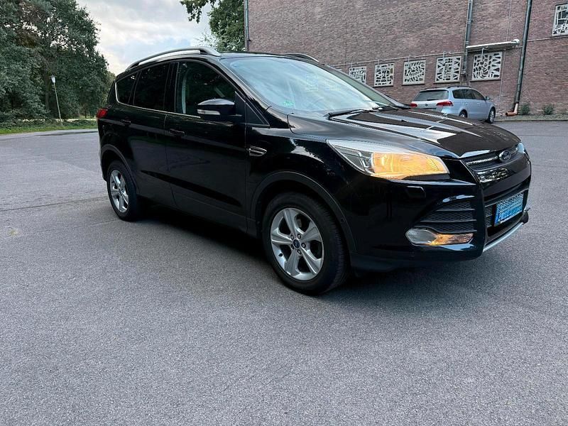Schwarz Gebraucht 2014 Ford Kuga SUV | 6.890 € (Superpreis) - Bild 1/4