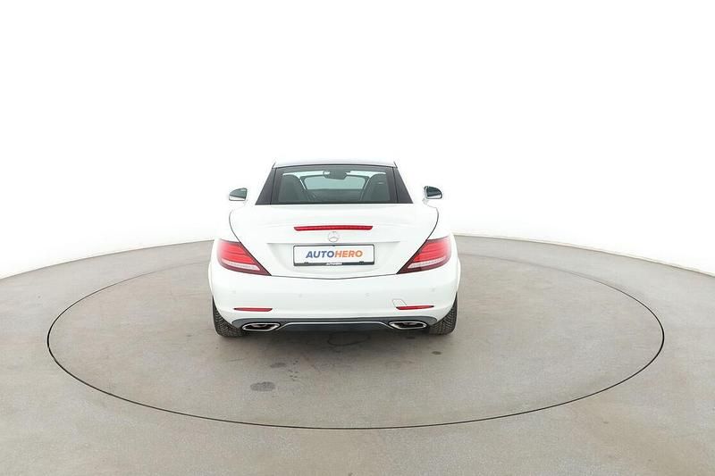 Gebraucht Mercedes SLC200 184 PS (135 kW) 2016 Weiß Cabrio