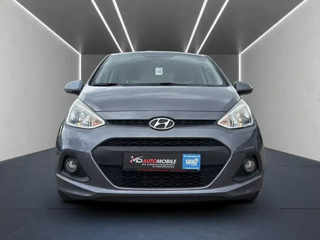Gebraucht Hyundai i10 Classic 67 PS (49 kW) 2015 Grau Kleinwagen