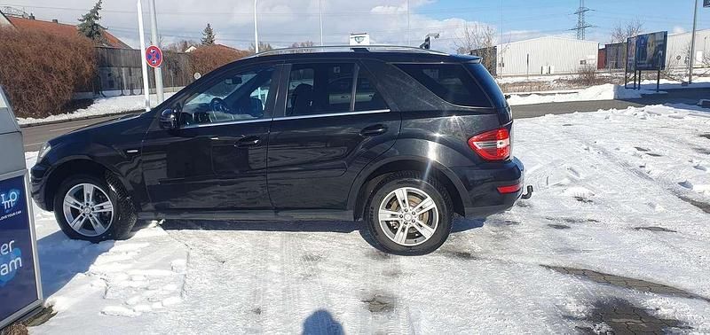 Gebraucht Mercedes ML350 Edition 231 PS (169 kW) 2011 SUV