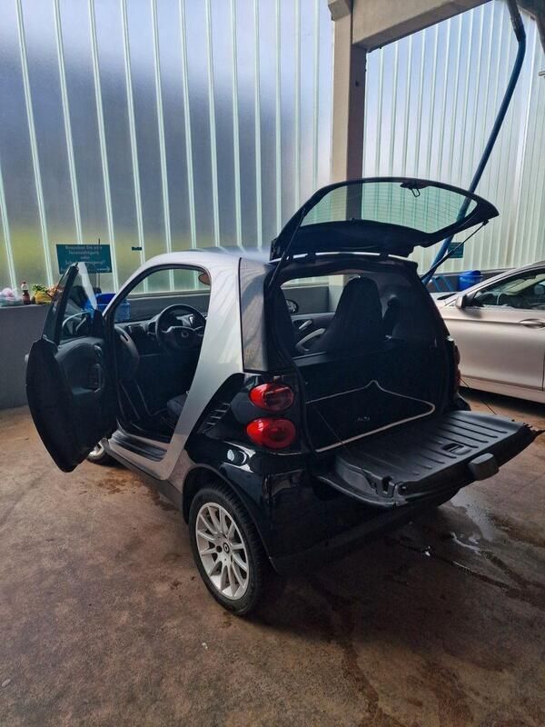 Schwarz Gebraucht 2009 Smart ForTwo Coupé Edition #1 Kleinwagen | 2.700 € (Guter Preis) - Bild 1/4