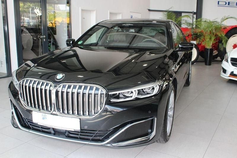 Schwarz Gebraucht 2021 BMW 740 Limousine | 54.899 € (Fairer Preis) - Bild 1/4