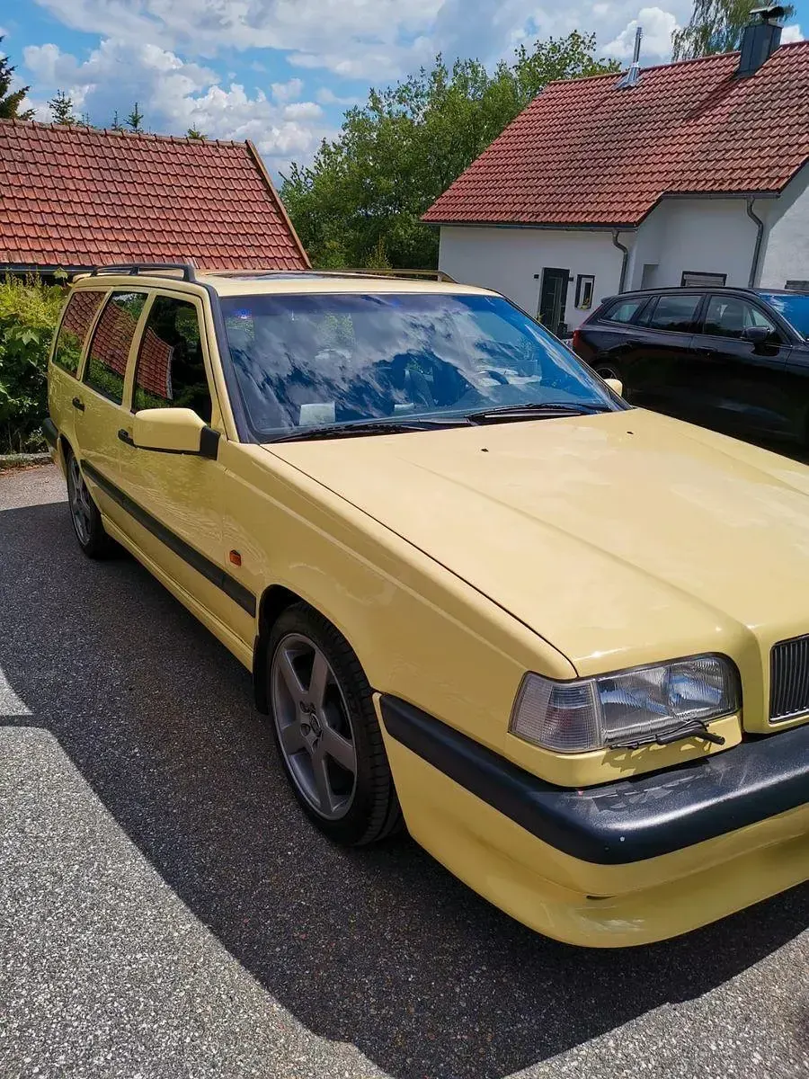 Gebraucht Volvo 850 241 PS (177 kW) 1996 Gelb Kombi