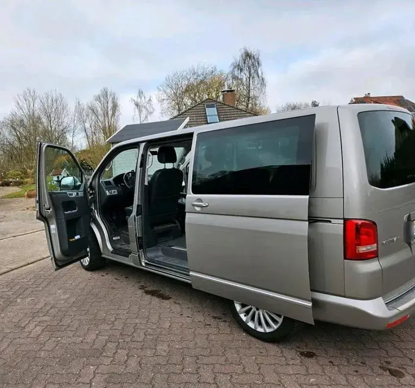 Gebraucht VW Multivan 180 PS (132 kW) 2015 Grau Van / Kleinbus