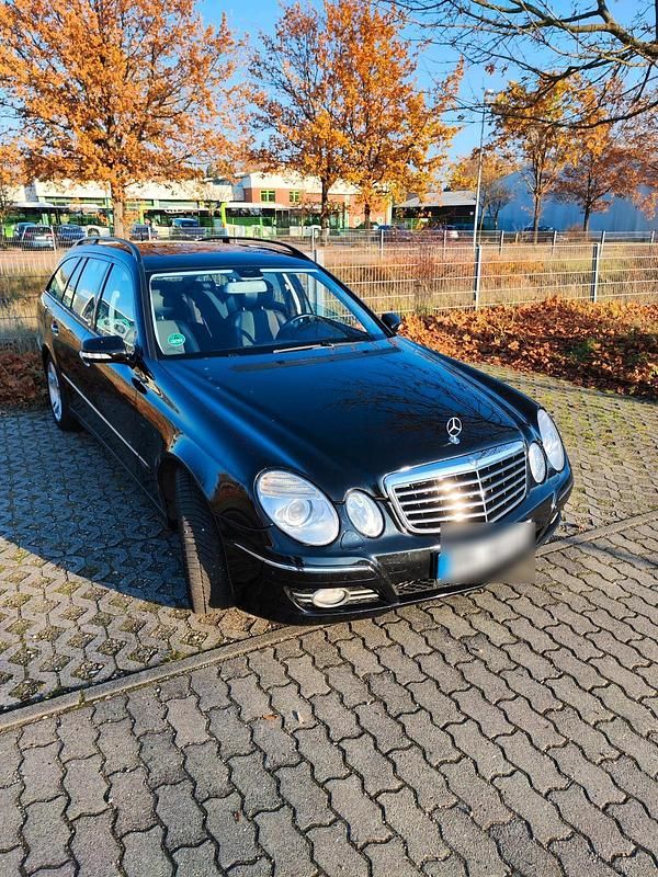 Schwarz Gebraucht 2007 Mercedes E200 Avantgarde Kombi | 4.500 € (Guter Preis) - Bild 1/4