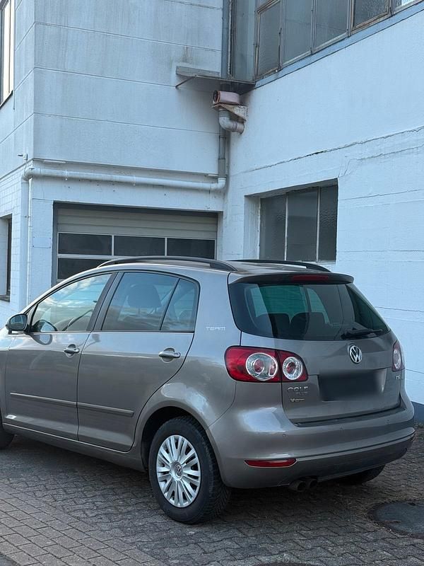 Gebraucht VW Golf VI 122 PS (89 kW) 2010 Kleinwagen