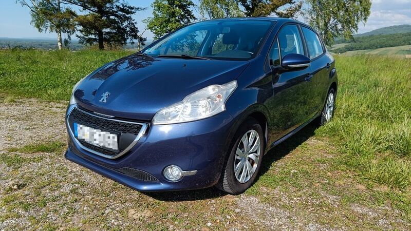 Blau Gebraucht 2012 Peugeot 208 Active Kleinwagen | 4.290 € (Guter Preis) - Bild 1/4