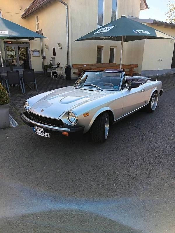 Silber Gebraucht 1980 Fiat 124 Spider Cabrio | 22.900 € - Bild 1/4
