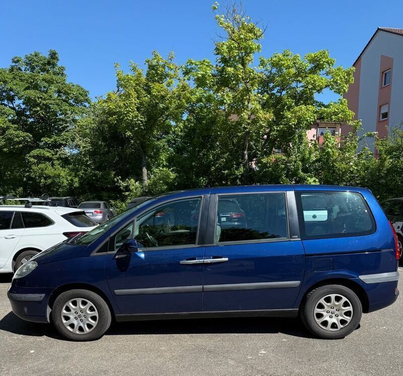 Blau Gebraucht 2005 Peugeot 807 Filou Van / Kleinbus | 1.799 € - Bild 1/4