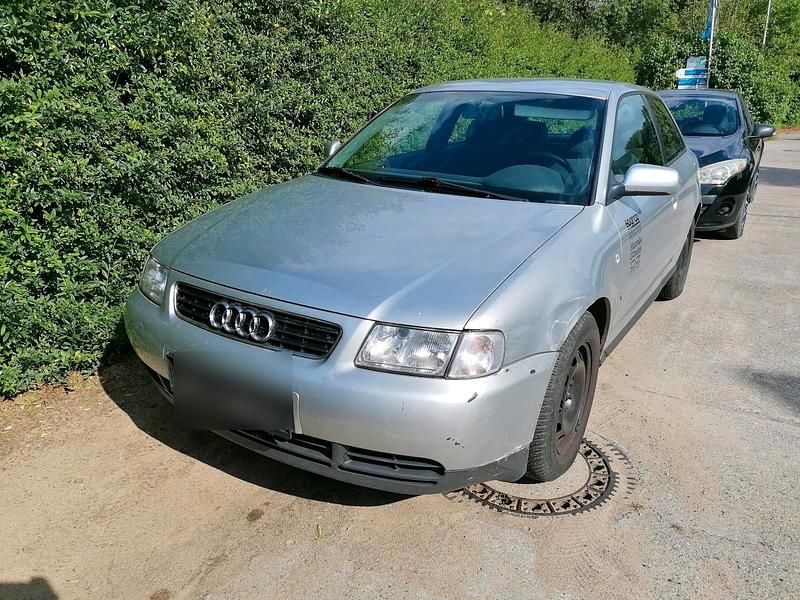 Silber Gebraucht 1998 Audi A3 Kleinwagen | 400 € - Bild 1/4