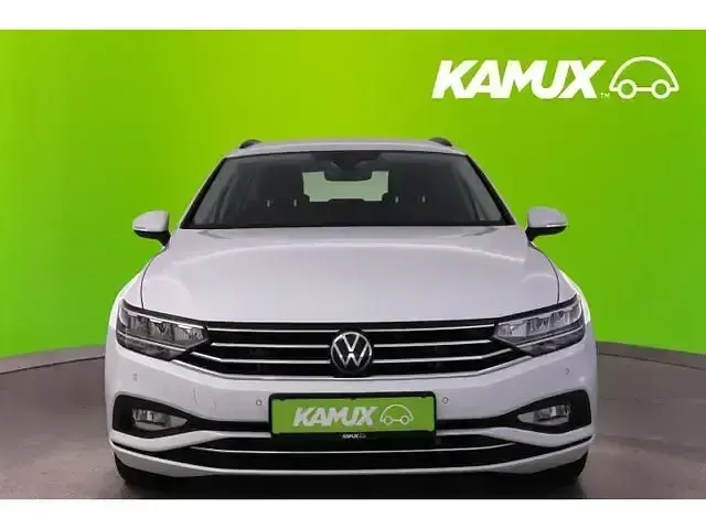 Gebraucht VW Passat Business 150 PS (110 kW) 2023 Gletscherweiss Kombi