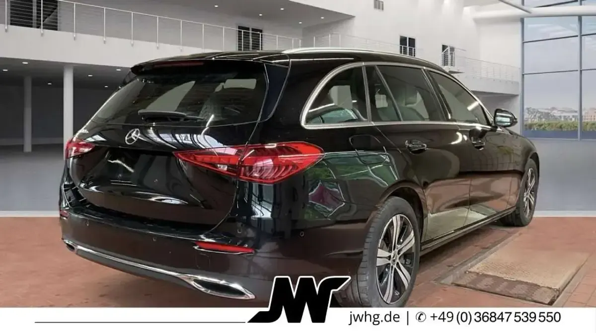 Gebraucht Mercedes C300e 313 PS (230 kW) 2023 Schwarz  unilack Kombi