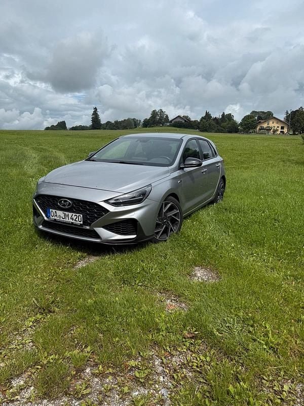 Grau Gebraucht 2021 Hyundai i30 N Line Limousine | 19.400 € (Fairer Preis) - Bild 1/4