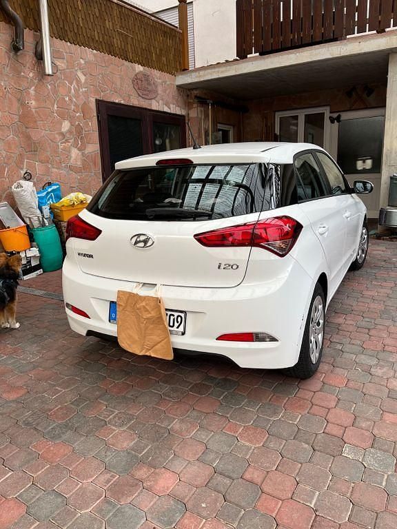 Gebraucht Hyundai i20 GO! 75 PS (55 kW) 2016 Weiß Limousine