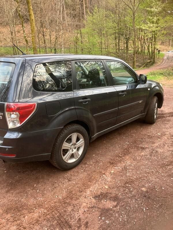 Schwarz Gebraucht 2009 Subaru Forester Exclusive+ SUV | 4.450 € (Fairer Preis) - Bild 1/4