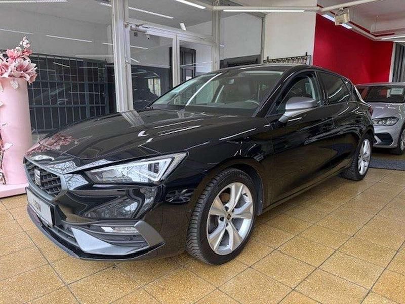Gebraucht Seat Leon FR 131 PS (96 kW) 2022 Mitternachtsschwarz Kleinwagen