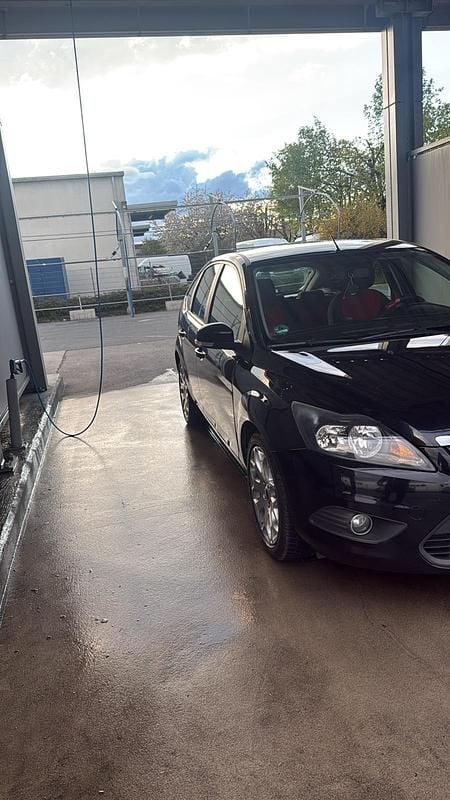 Usata Ford Focus 116 CV (85 kW) 2008 Nero Station wagon