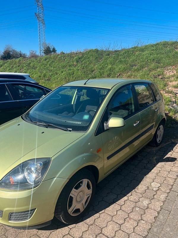 Gebraucht Ford Fiesta 83 PS (61 kW) 2007 Grün Kleinwagen