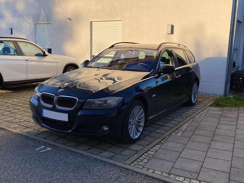 Gebraucht BMW 330 245 PS (180 kW) 2009 Blau Limousine