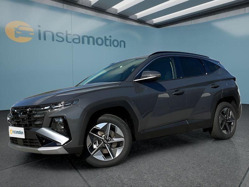 Grau Neu 2025 Hyundai Tucson SUV | 43.149 € (Teuer) - Bild 1/4
