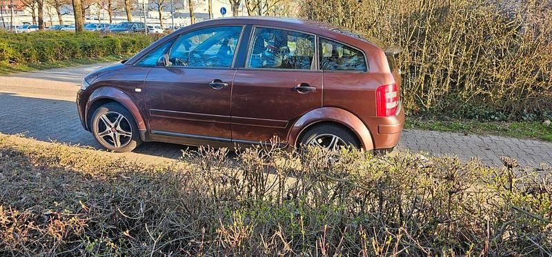 Gebraucht Audi A2 75 PS (55 kW) 2002 Rot Kleinwagen
