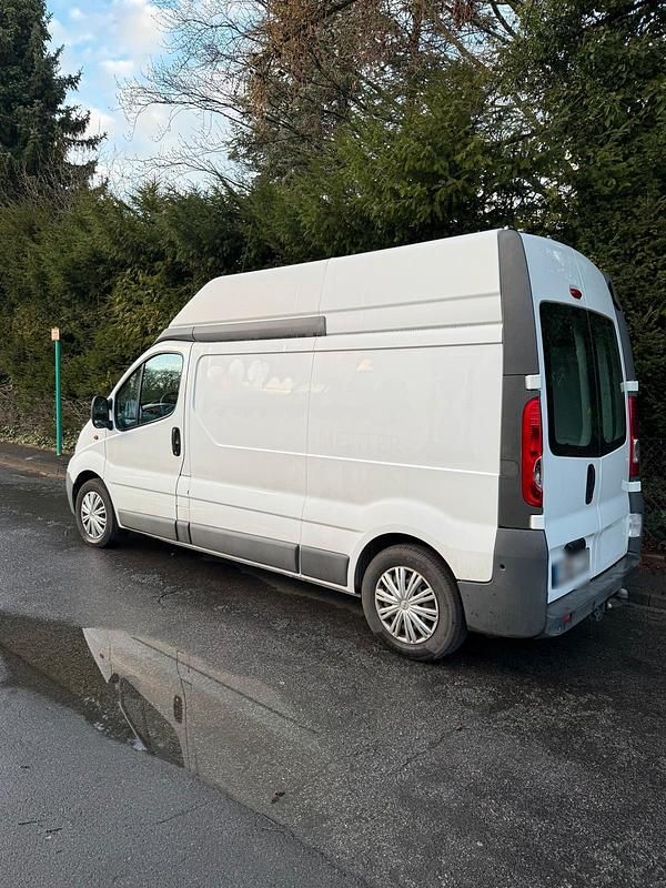 Gebraucht Opel Vivaro 115 PS (84 kW) 2012 Weiß Van / Kleinbus