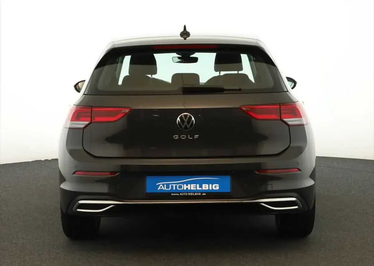 Używany VW Golf Style 131 KM (96 kW) 2024 Szary SUV