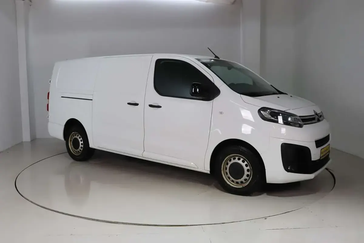 Usado Citroën Jumpy 177 HP (130 kW) 2022 Branco Monovolume