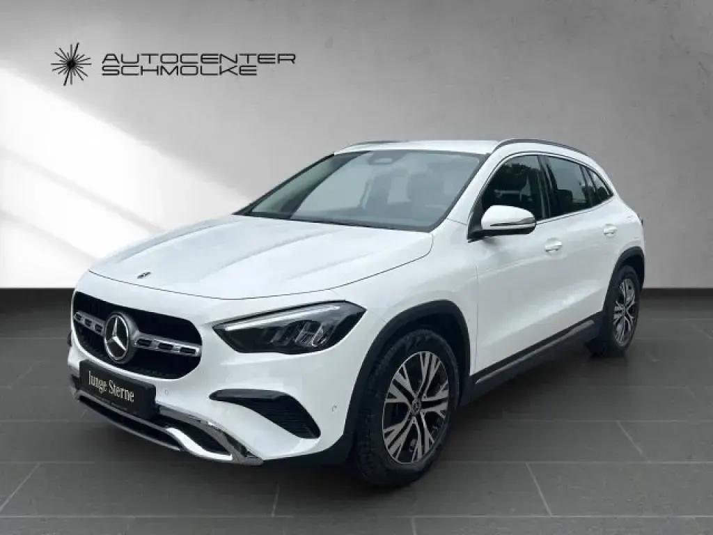Gebraucht Mercedes GLA180 Advanced 136 PS (100 kW) 2025 Unilack polarweiß SUV