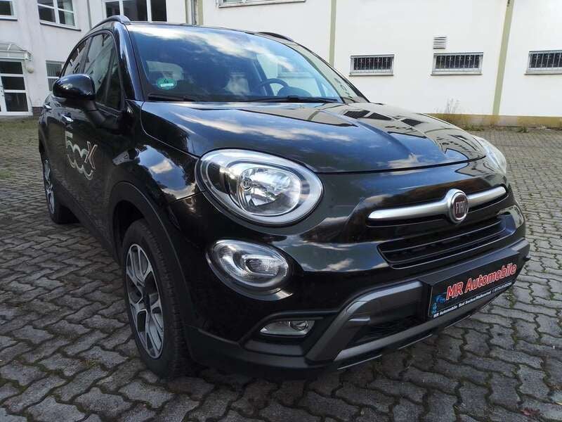 Colore esterno cinema schwarz Gebraucht 2016 Fiat 500X Cross SUV | 11.199 € (Fairer Preis) - Bild 1/4
