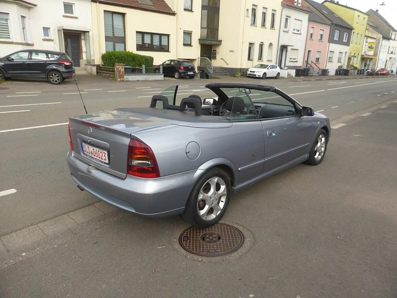 Gebraucht Opel Astra Cabriolet 103 PS (75 kW) 2005 Silber Cabrio