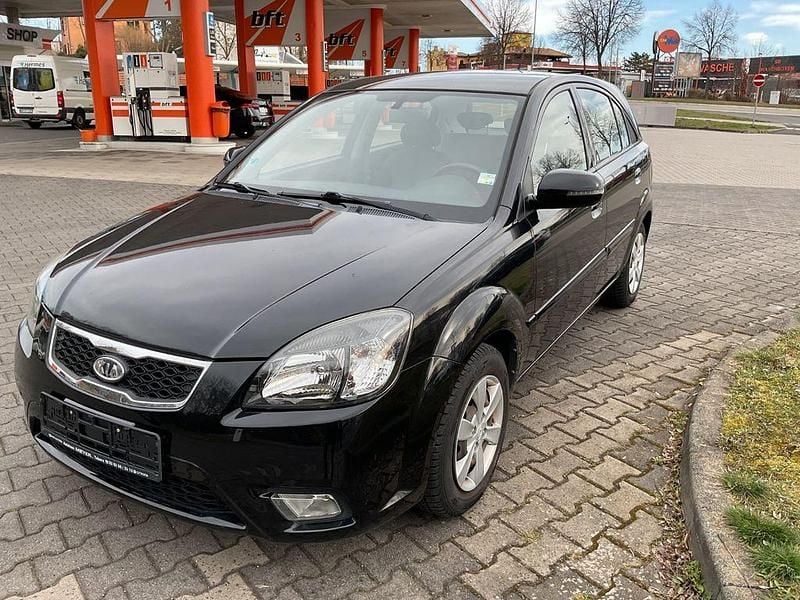 Gebraucht Kia Rio Attract 97 PS (71 kW) 2010 Schwarz Limousine