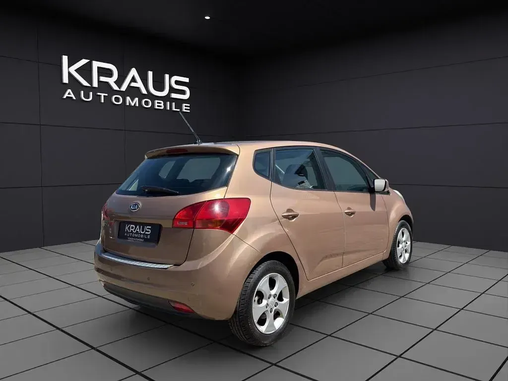 Gebraucht Kia Venga Spirit 125 PS (91 kW) 2010 Caramelgold Kleinwagen