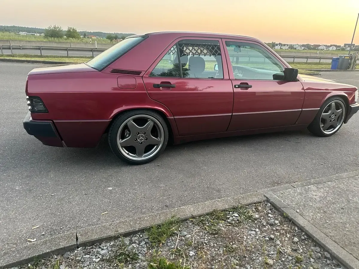 Gebraucht Mercedes 190 Classic 109 PS (80 kW) 1990 Andere farben Limousine