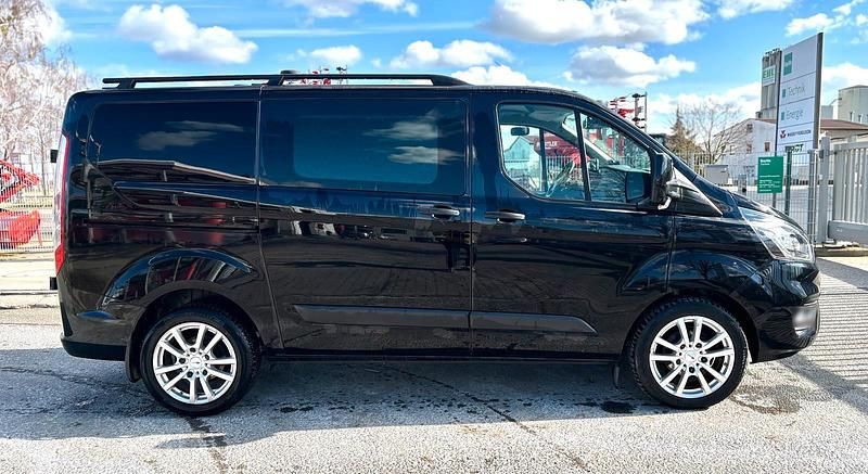 Gebraucht Ford Transit Custom 131 PS (96 kW) 2018 Schwarz Van / Kleinbus