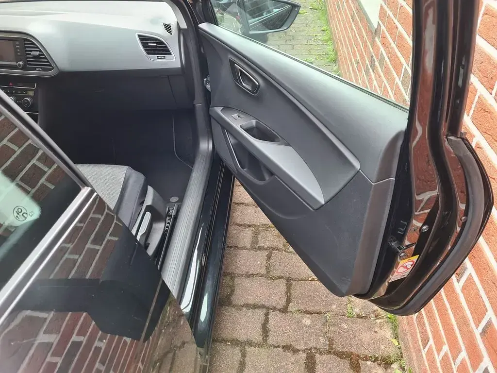 Gebraucht Seat Leon SC I-Tech 105 PS (77 kW) 2014 Schwarz Kleinwagen